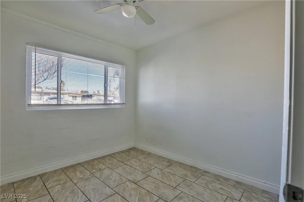 1605 OAKWOOD, North Las Vegas, NV 89030