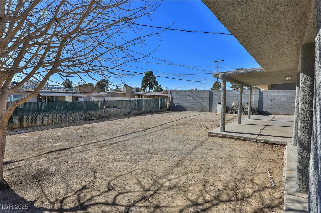 1605 OAKWOOD, North Las Vegas, NV 89030