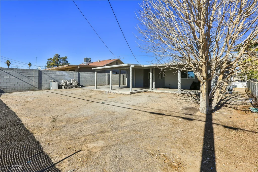 1605 OAKWOOD, North Las Vegas, NV 89030
