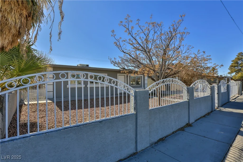 1605 OAKWOOD, North Las Vegas, NV 89030