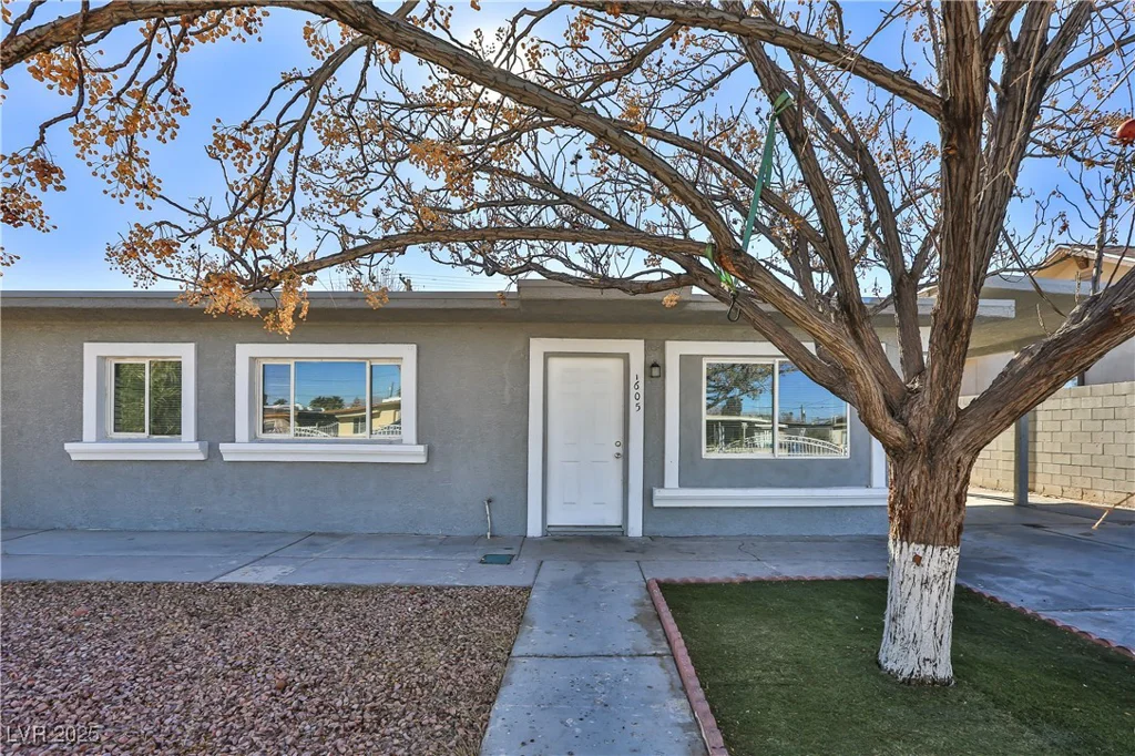 1605 OAKWOOD, North Las Vegas, NV 89030