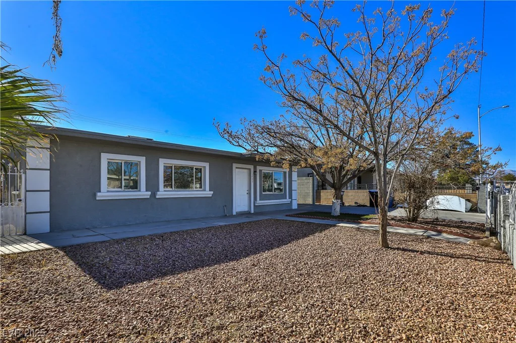 1605 OAKWOOD, North Las Vegas, NV 89030