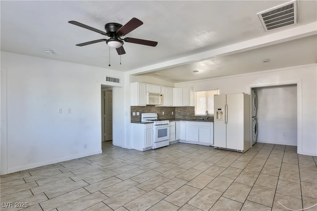 1605 OAKWOOD, North Las Vegas, NV 89030
