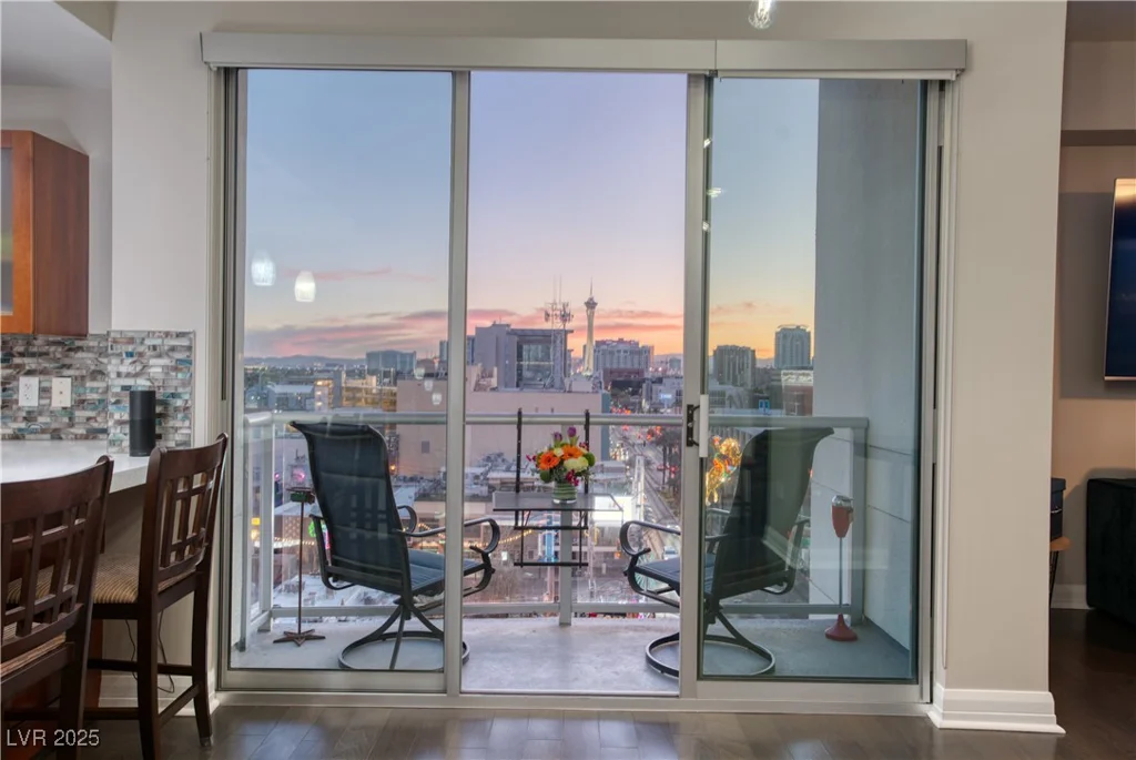 150 Las Vegas, Las Vegas, NV 89101