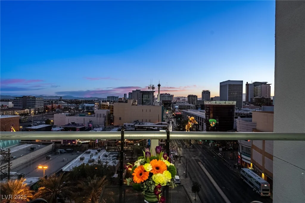 150 Las Vegas, Las Vegas, NV 89101