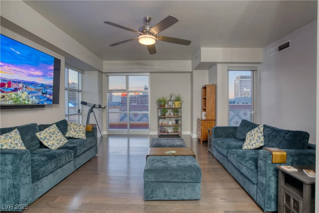 150 Las Vegas, Las Vegas, NV 89101