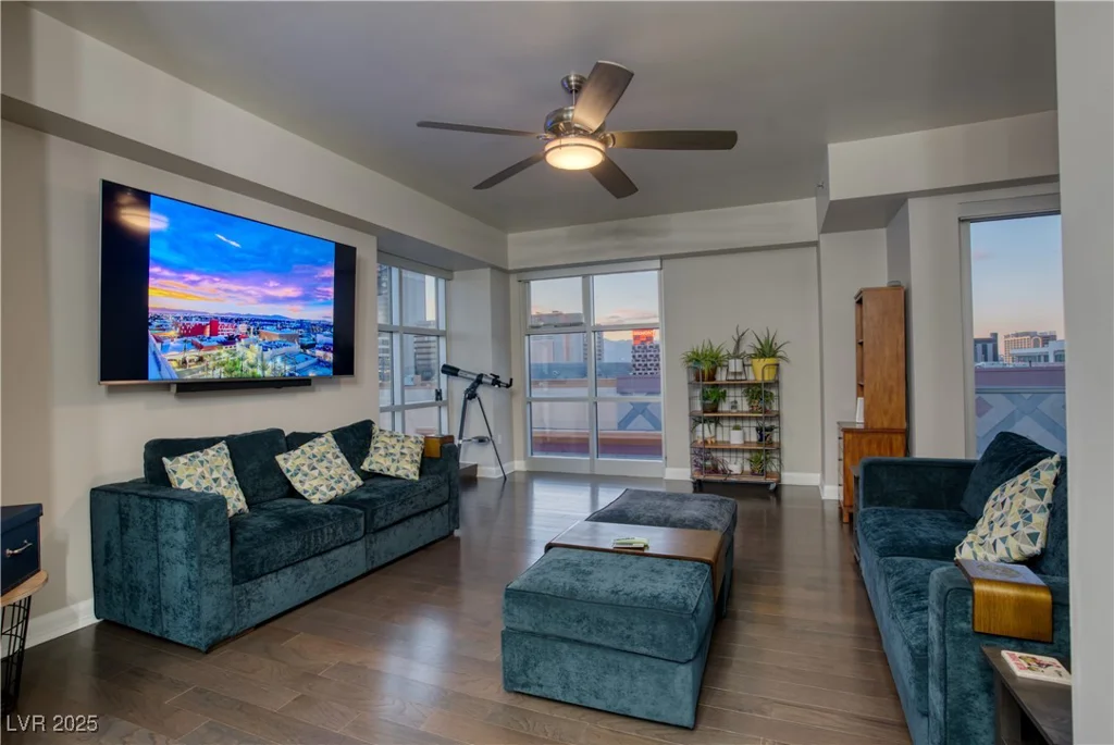 150 Las Vegas, Las Vegas, NV 89101