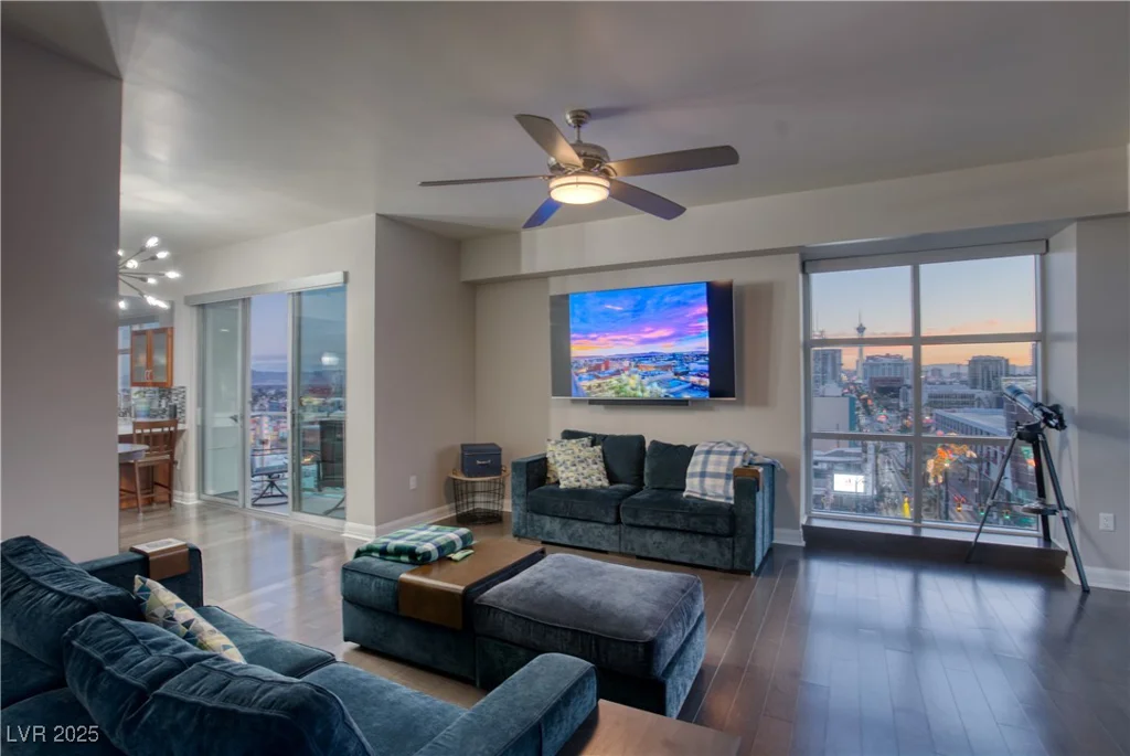 150 Las Vegas, Las Vegas, NV 89101
