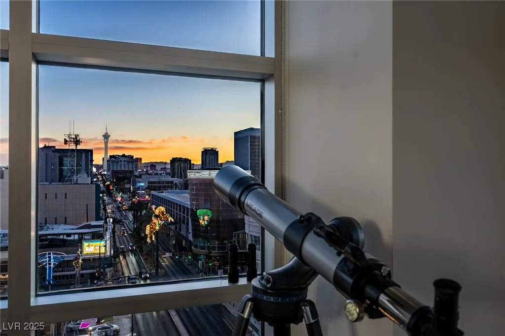 150 Las Vegas, Las Vegas, NV 89101