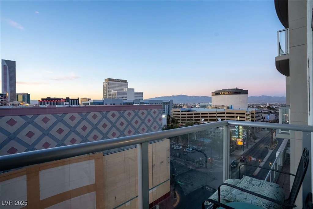150 Las Vegas, Las Vegas, NV 89101