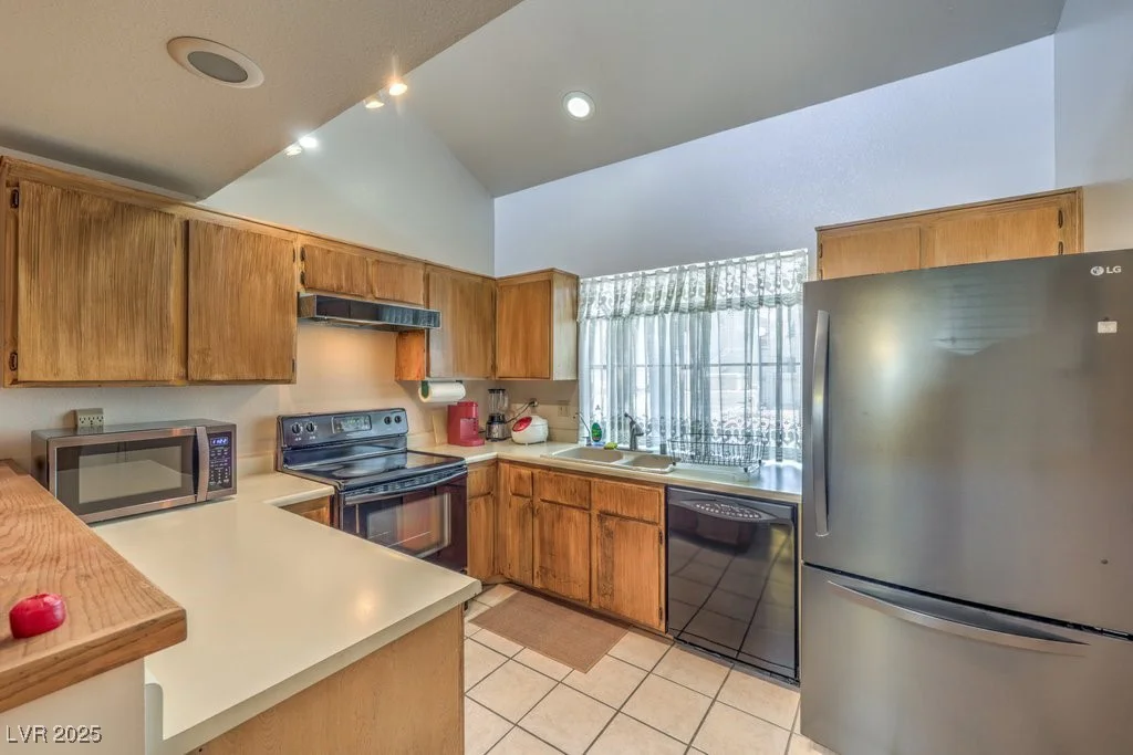5655 Vineyard, Las Vegas, NV 89110
