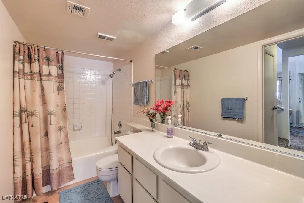 5655 Vineyard, Las Vegas, NV 89110