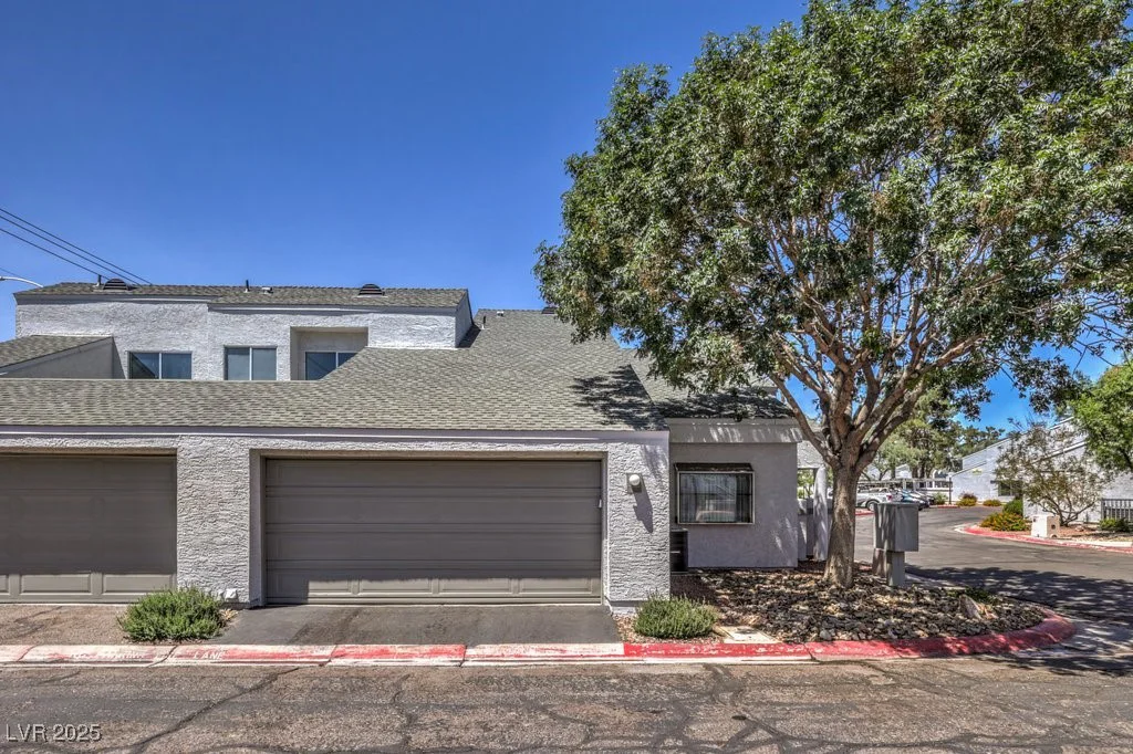 5655 Vineyard, Las Vegas, NV 89110