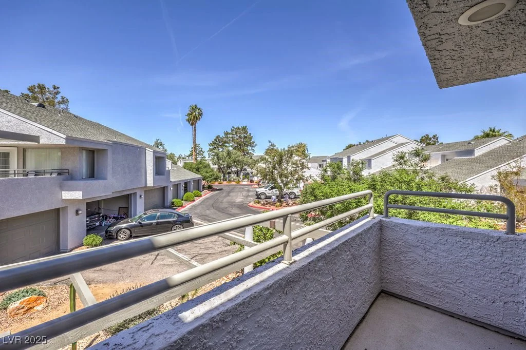 5655 Vineyard, Las Vegas, NV 89110