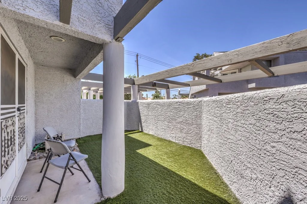 5655 Vineyard, Las Vegas, NV 89110