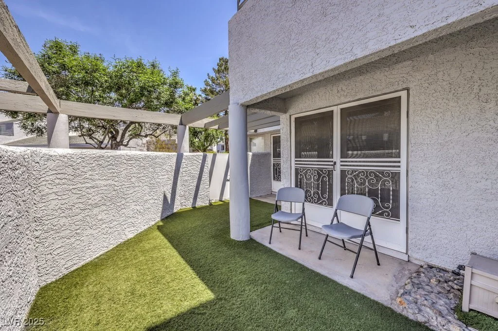 5655 Vineyard, Las Vegas, NV 89110