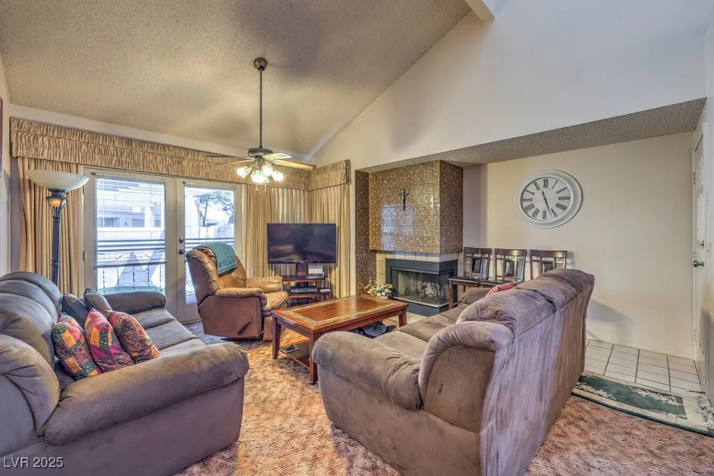 5655 Vineyard, Las Vegas, NV 89110