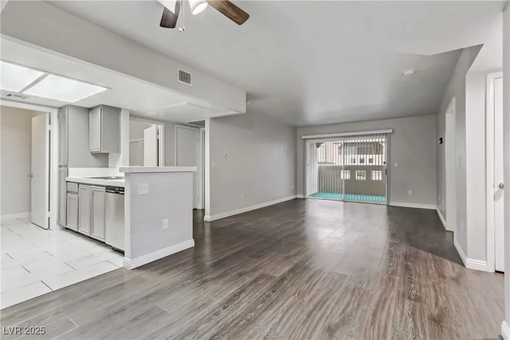 1900 High Valley, Las Vegas, NV 89128