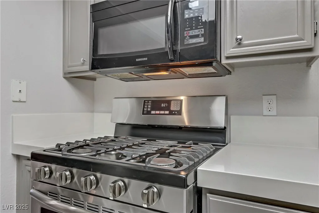 1900 High Valley, Las Vegas, NV 89128