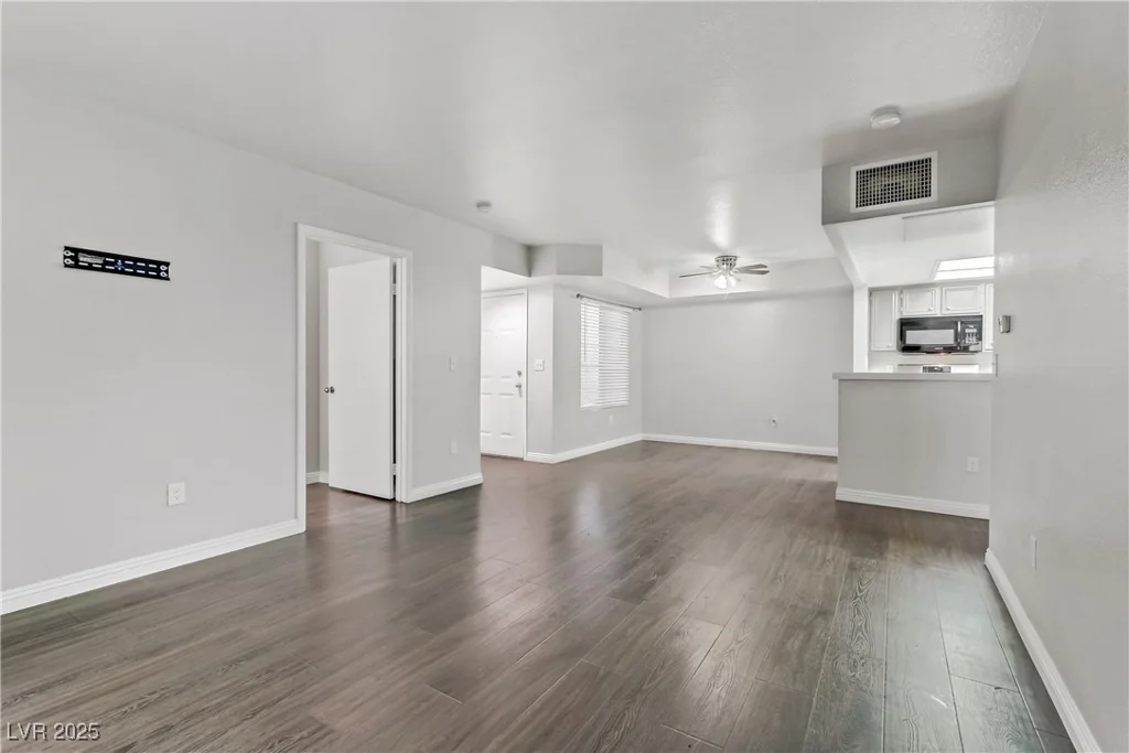 1900 High Valley, Las Vegas, NV 89128