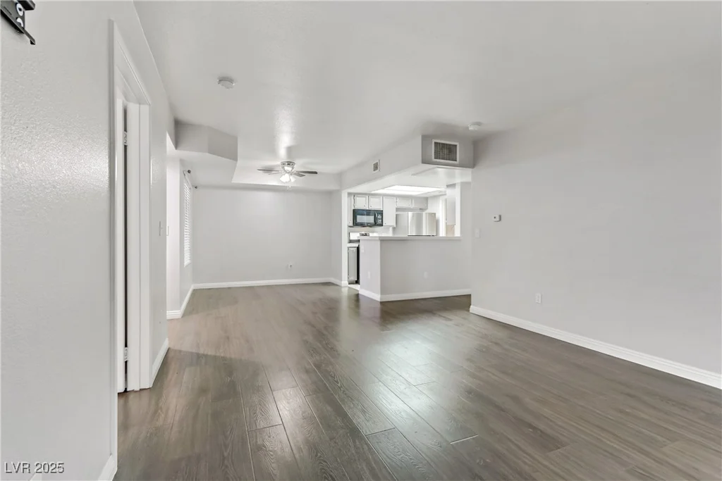 1900 High Valley, Las Vegas, NV 89128