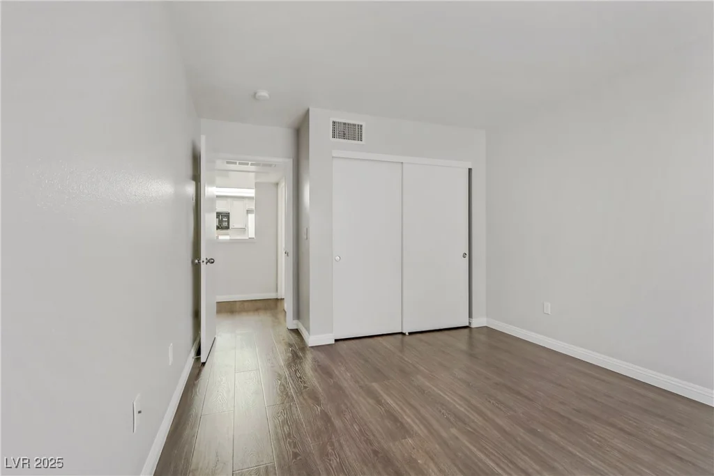 1900 High Valley, Las Vegas, NV 89128