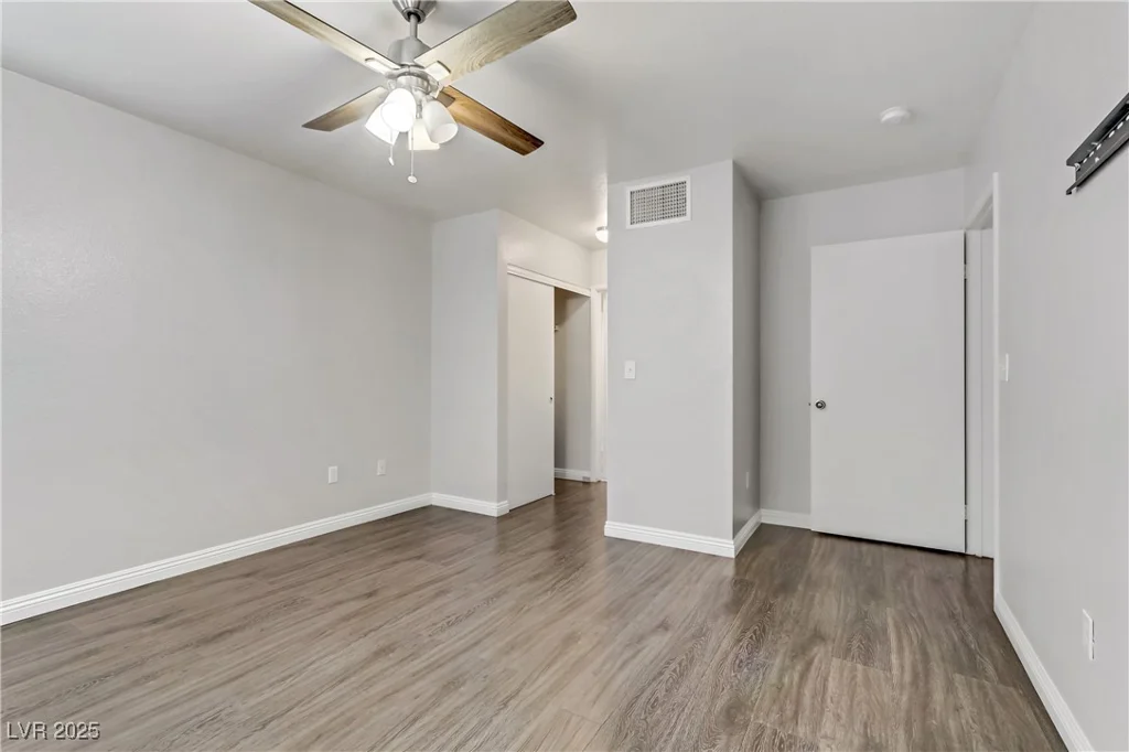 1900 High Valley, Las Vegas, NV 89128