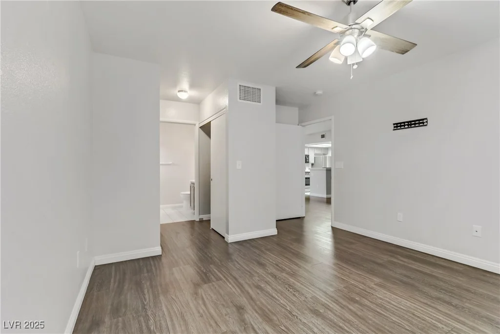 1900 High Valley, Las Vegas, NV 89128