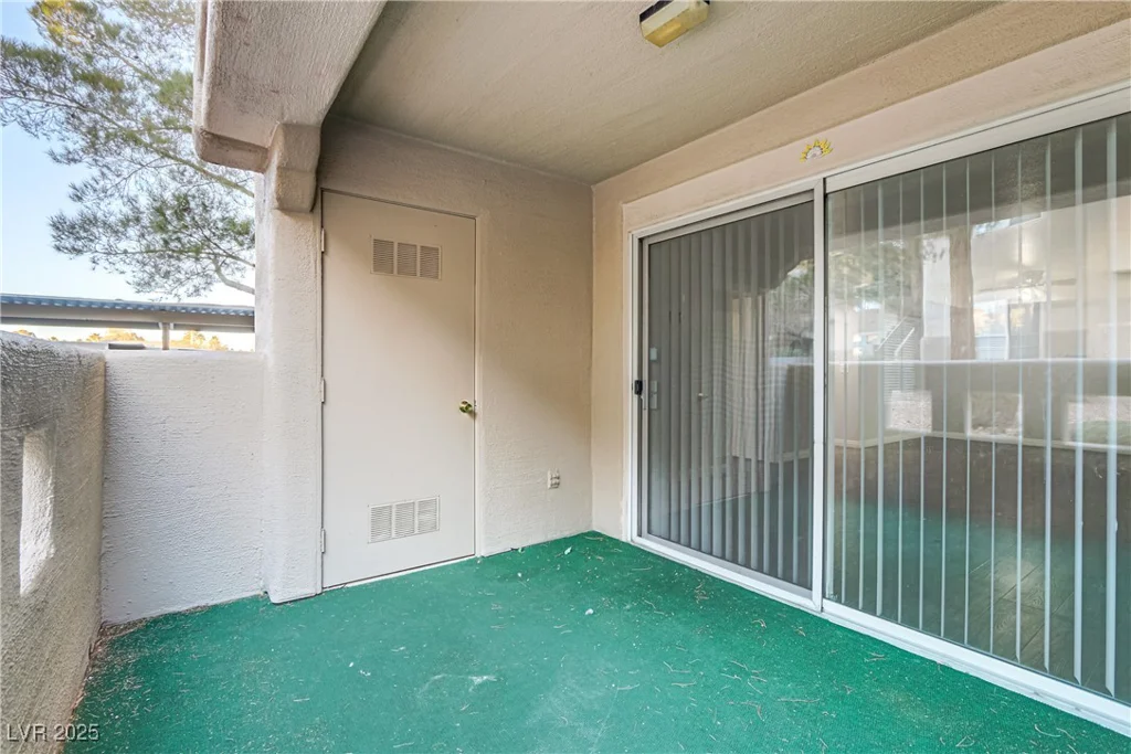 1900 High Valley, Las Vegas, NV 89128