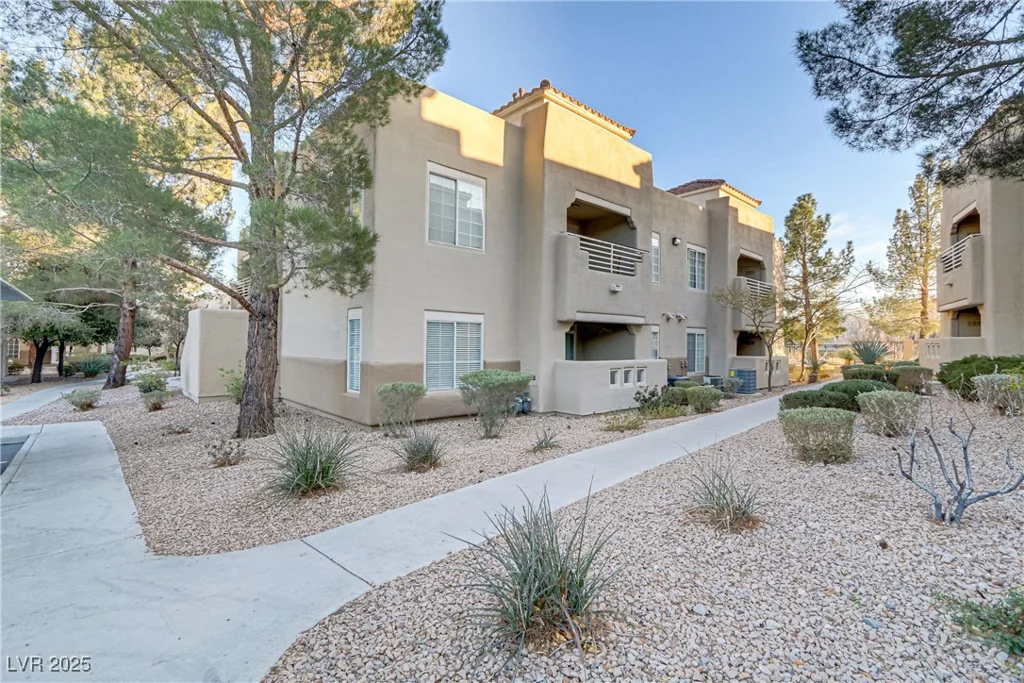 1900 High Valley, Las Vegas, NV 89128