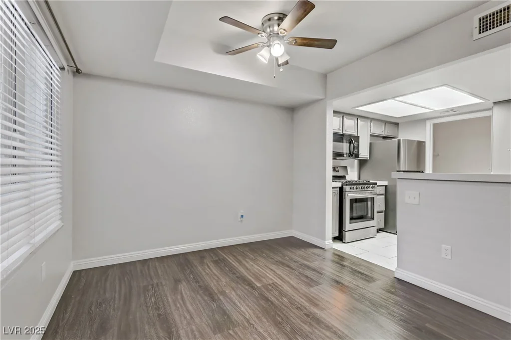 1900 High Valley, Las Vegas, NV 89128
