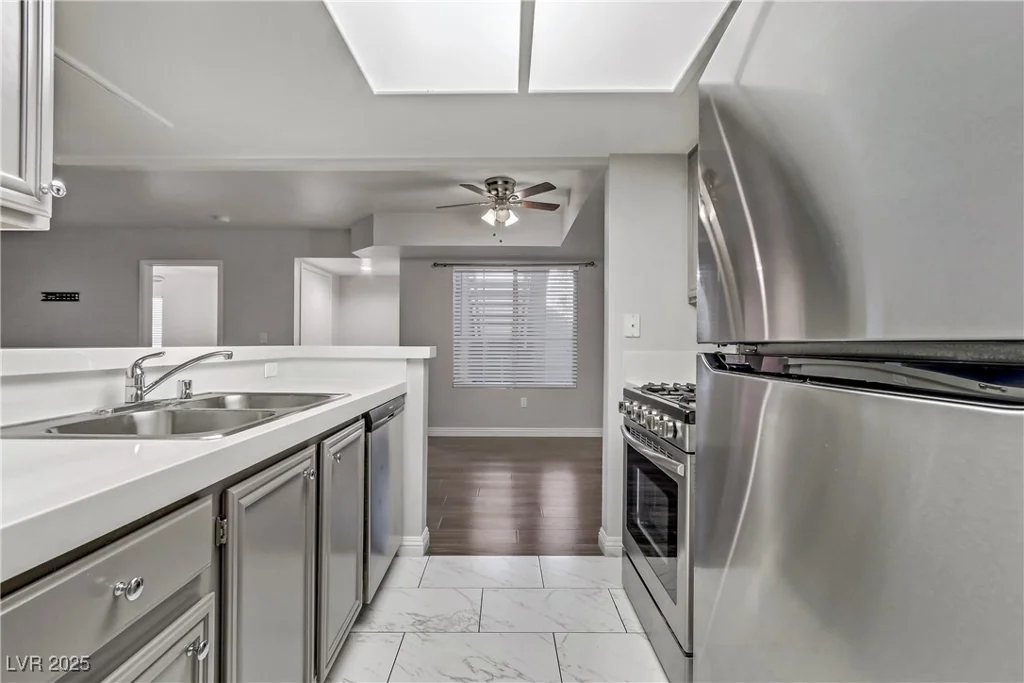 1900 High Valley, Las Vegas, NV 89128