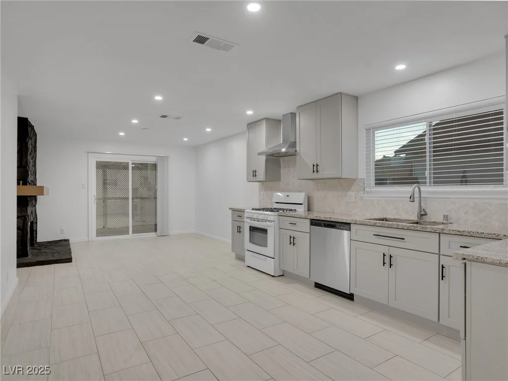 4475 El Carnal, Las Vegas, NV 89121