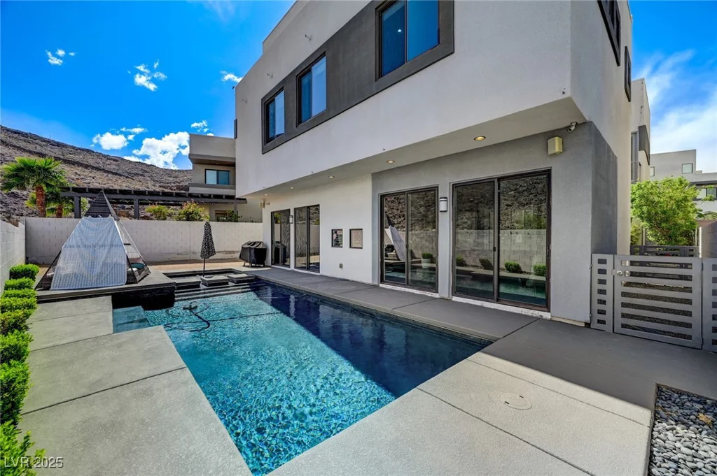 232 Errogie, Henderson, NV 89012