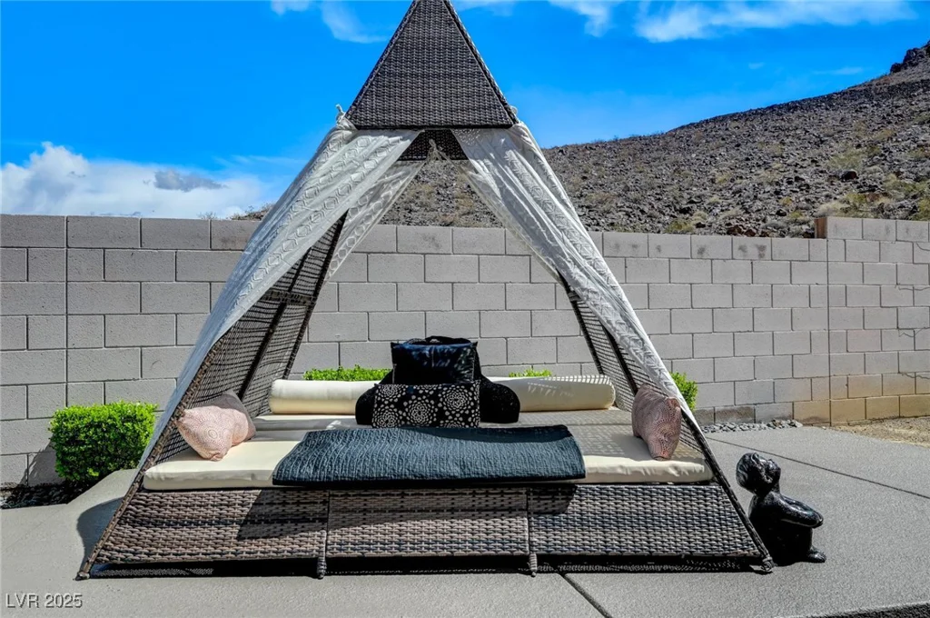 232 Errogie, Henderson, NV 89012