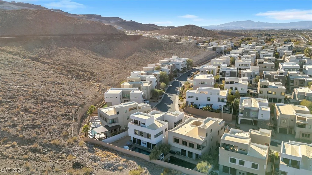 232 Errogie, Henderson, NV 89012