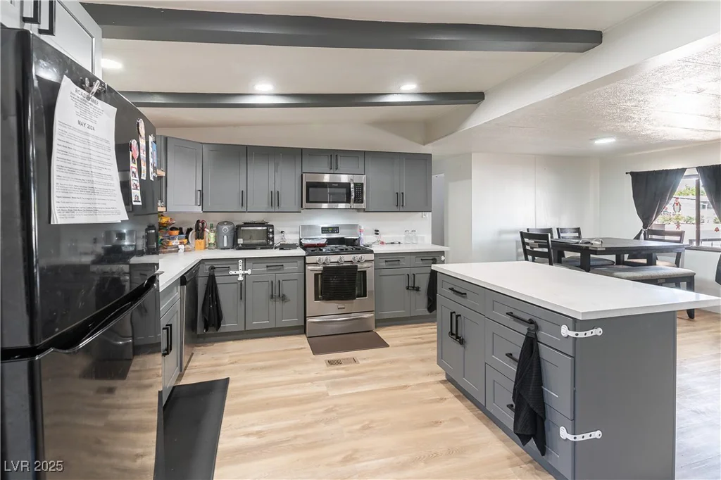3386 Ewa Beach, Las Vegas, NV 89122