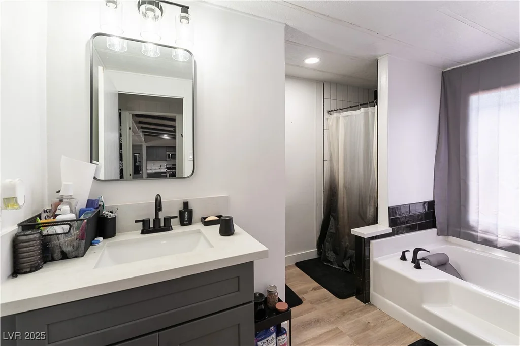 3386 Ewa Beach, Las Vegas, NV 89122