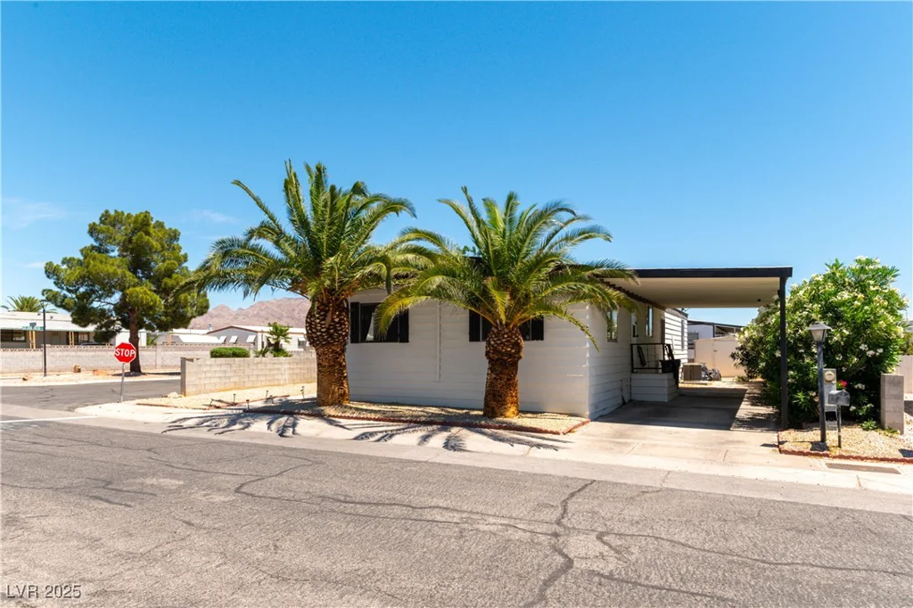 3386 Ewa Beach, Las Vegas, NV 89122