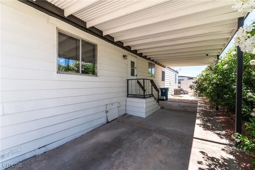 3386 Ewa Beach, Las Vegas, NV 89122