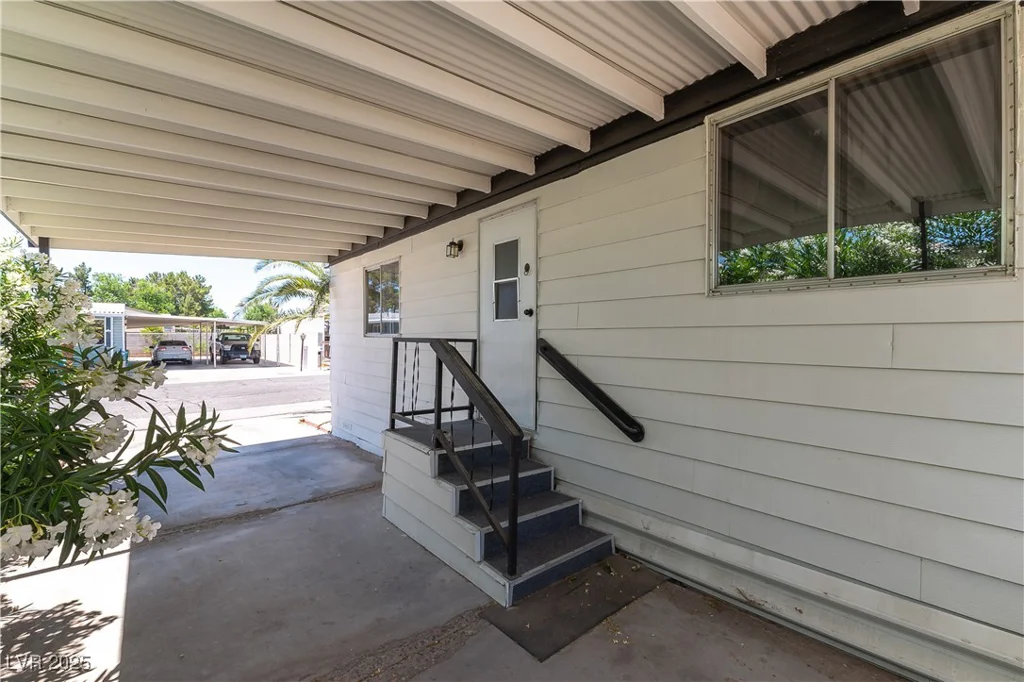 3386 Ewa Beach, Las Vegas, NV 89122