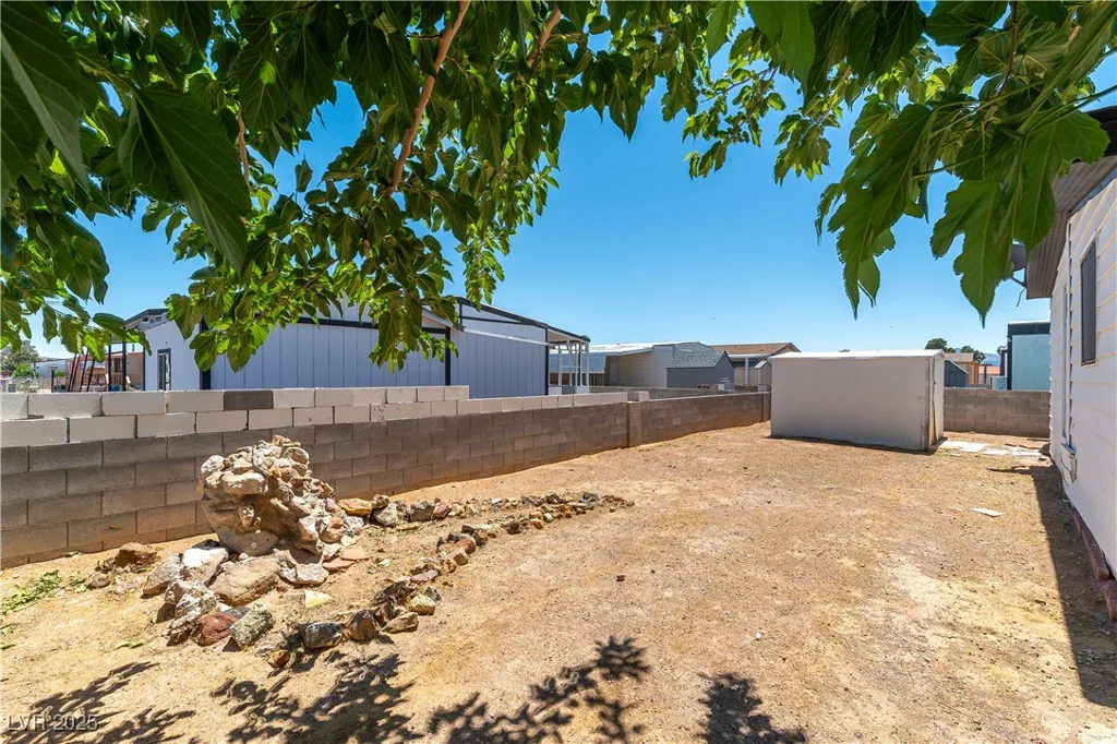 3386 Ewa Beach, Las Vegas, NV 89122