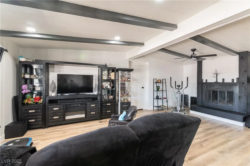 3386 Ewa Beach, Las Vegas, NV 89122