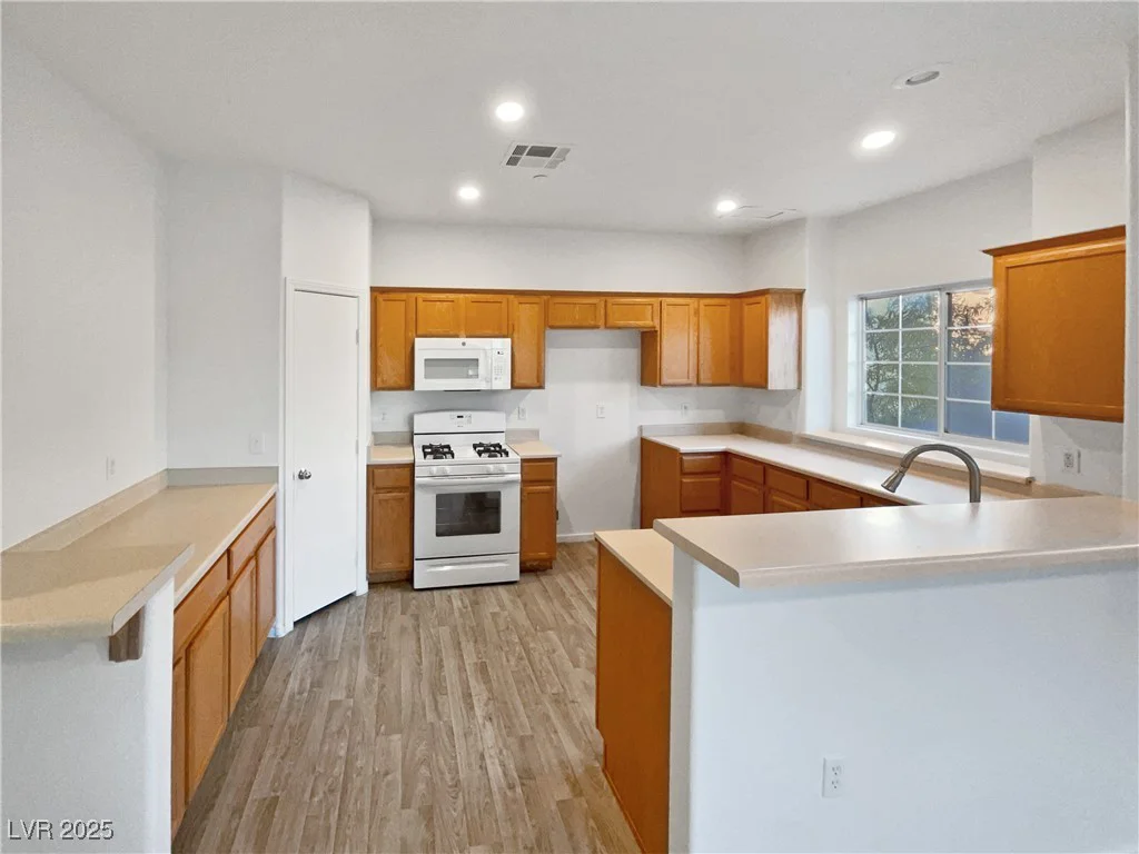 5965 Palmilla, North Las Vegas, NV 89031
