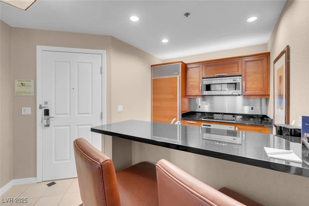 135 HARMON, Las Vegas, NV 89109