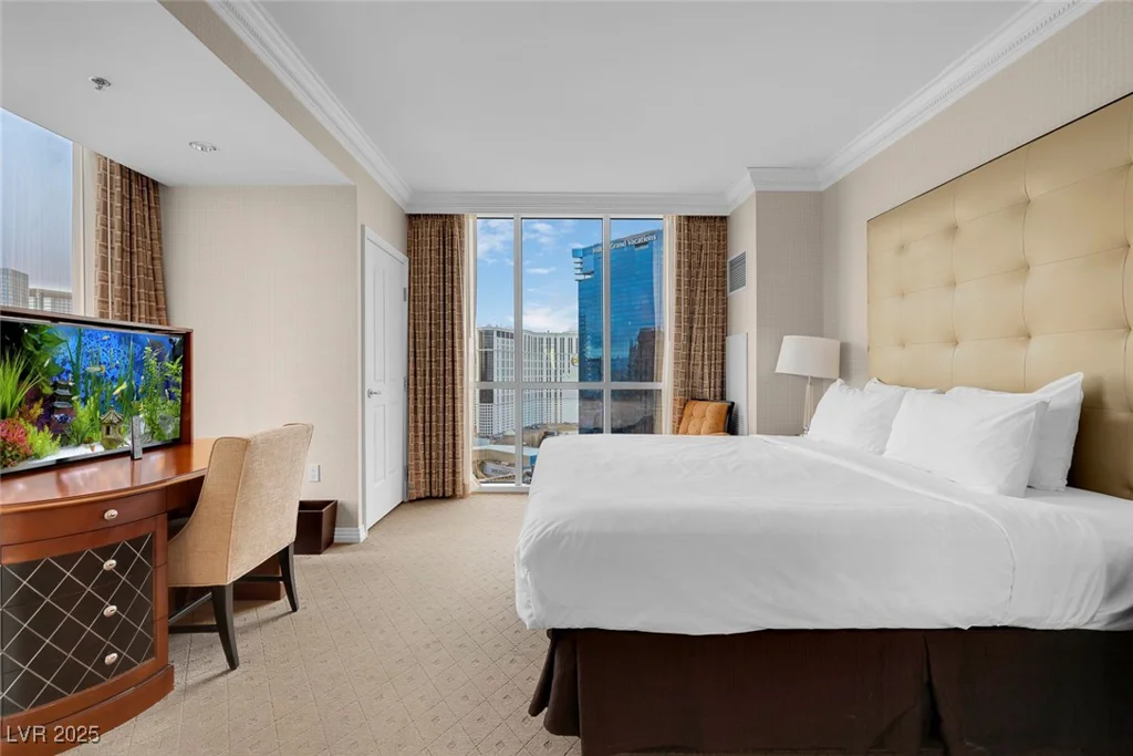 135 HARMON, Las Vegas, NV 89109