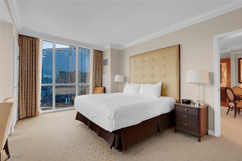 135 HARMON, Las Vegas, NV 89109