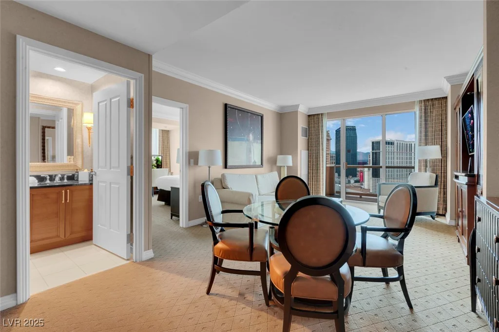 135 HARMON, Las Vegas, NV 89109