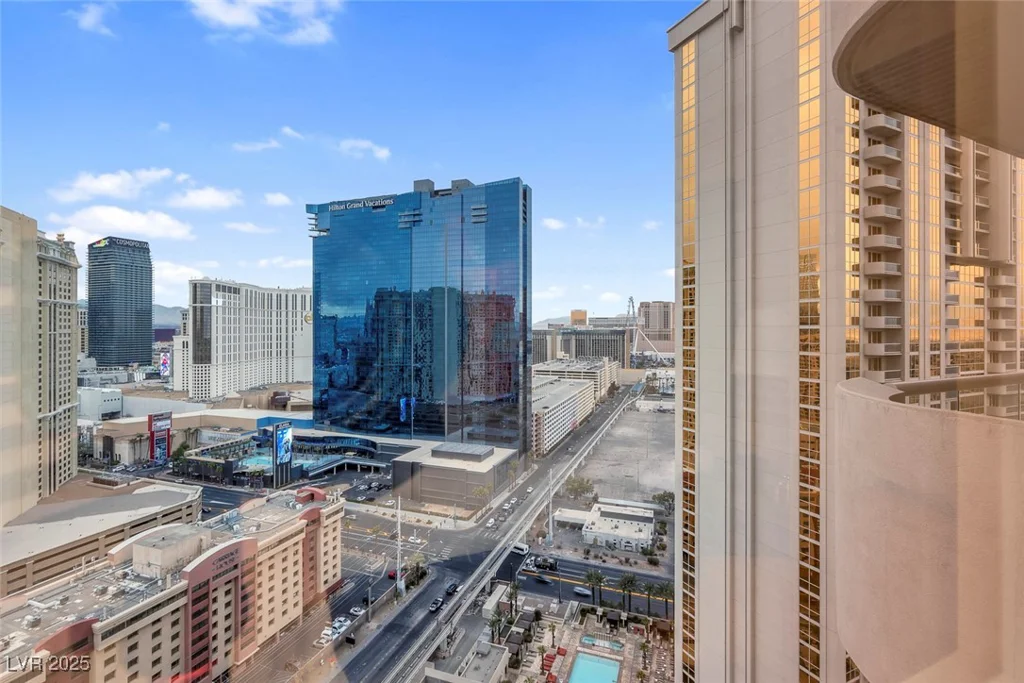 135 HARMON, Las Vegas, NV 89109