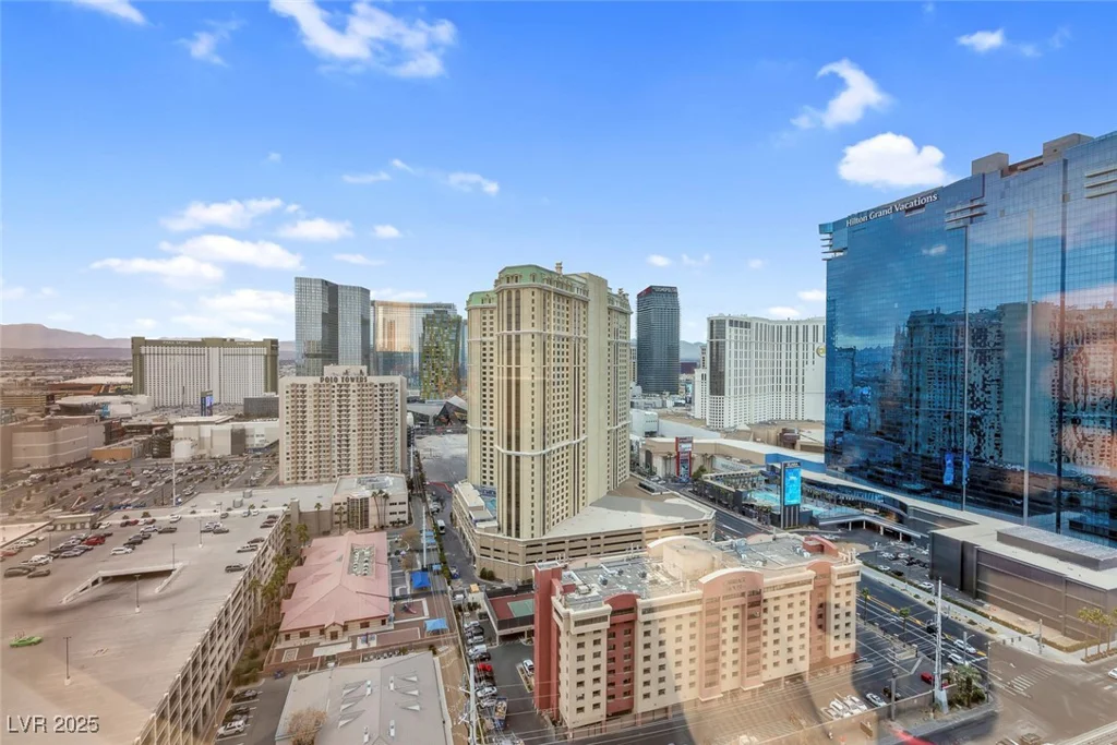 135 HARMON, Las Vegas, NV 89109